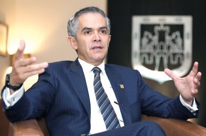 Seguirán hundimientos en la Ciudad: Mancera