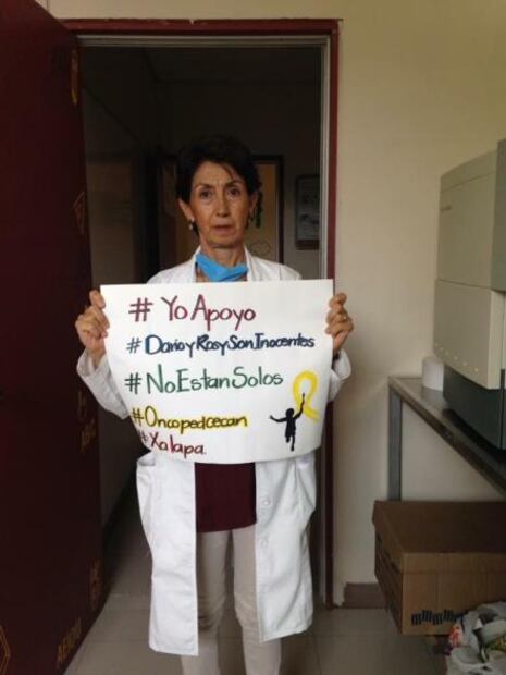 Médicos apoyan a pediatras consignados por muerte de menor