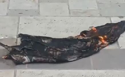 Hombre se prende fuego en la Alameda de Oaxaca frente a decenas de personas; nadie lo auxilia