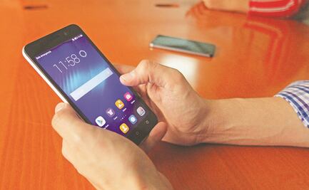 AMLO acusa a Telmex de campaña contra padrón de usuarios de telefonía