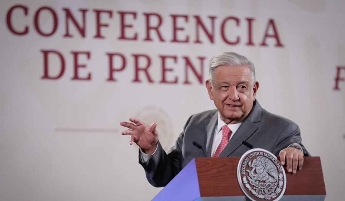 El presidente López Obrador pidió a los mexicanos no temer por el contenido de los nuevos libros de texto gratuitos. Foto: Diego Simón Sánchez