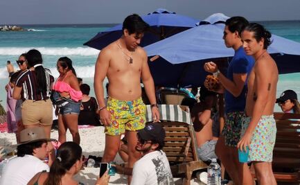 Turistas olvidan al coronavirus y desbordan “playas privadas” de Cancún