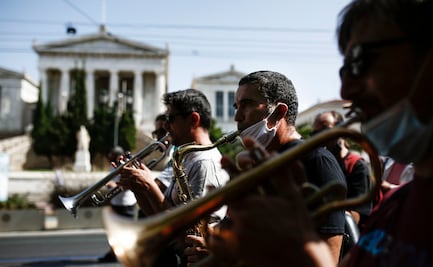 Trabajadores culturales protestan en Grecia contra suspensión de espectáculos
