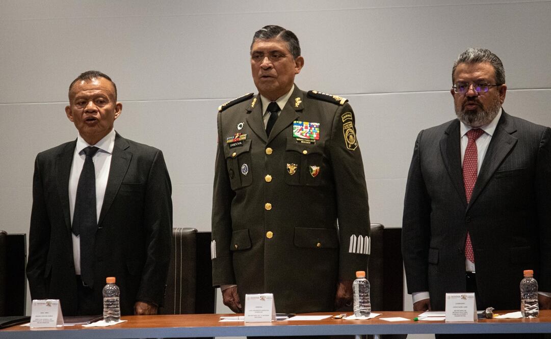 Ceremonia Conmemorativa al Primer Aniversario de Operaciones del Aeropuerto Internacional “Felipe Ángeles”, en Santa Lucia.
El evento fue precedido por el titular de la Sedena Luis Cresencio Sandoval, el Gobernador del Estado de México Alfredo del Mazo y el director del AIFA Isidro Pastor.
Fotos: Gabriel Pano/ El Universal