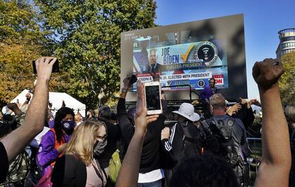 "¡Ya tenemos nuevo presi!", Washington celebra en las calles la victoria de Biden