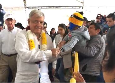 Seguiré haciendo consultas a mano alzada como desde hace 30 años, afirma AMLO