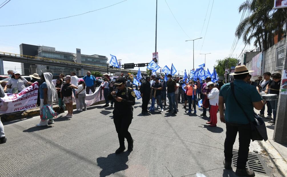 Llegan porras de Clara Brugada y Santiago Taboada a la sede del debate chilango. Foto: Especial
