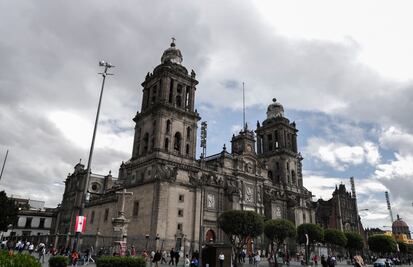 ¡Habemus papam!; repican las campanas de la Catedral Metropolitana tras darse a conocer que ya hay nuevo papa; feligreses celebran anuncio