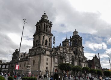 ¡Habemus papam!; repican las campanas de la Catedral Metropolitana tras darse a conocer que ya hay nuevo papa; feligreses celebran anuncio