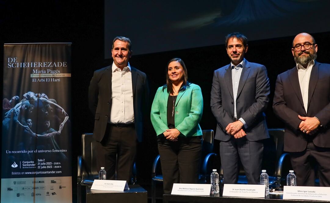 El embajador de España en México, Juan Duarte, y la secretaria de cultura de Nuevo León, Melissa Segura Guerrero, formaron parte del panel. Foto: Hugo Salvador/ El Universal