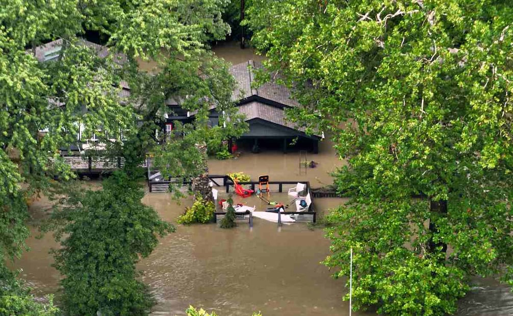 Esta fotografía aérea facilitada por el Departamento de Bomberos de Indianápolis muestra inundaciones en el norte de Indianápolis, Indiana, el sábado 15 de agosto de 2026. Foto: AP