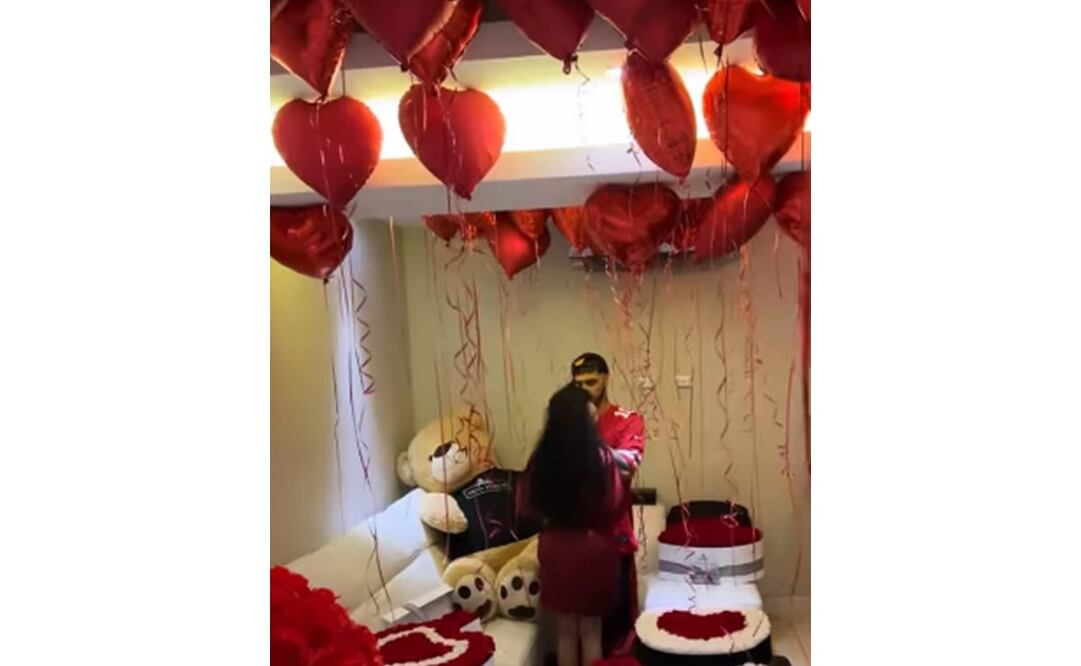 La influencer compartió en redes sociales el detalle de su galán. Foto: Instagram