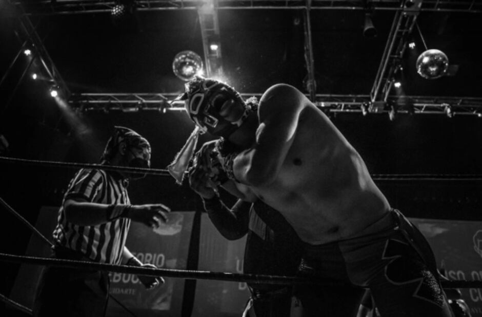 Fotografiar a contrarreloj la lucha libre en su estado más puro