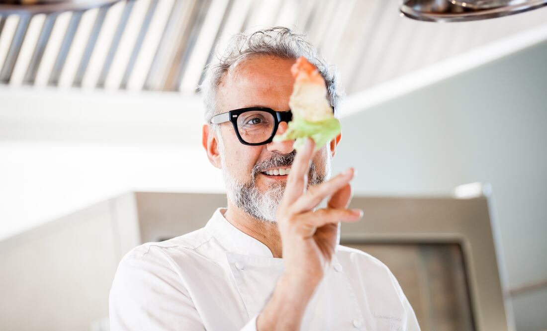 A sus 60 años de edad, Bottura es un referente de la cocina italiana contemporánea en donde la tradición evoluciona.