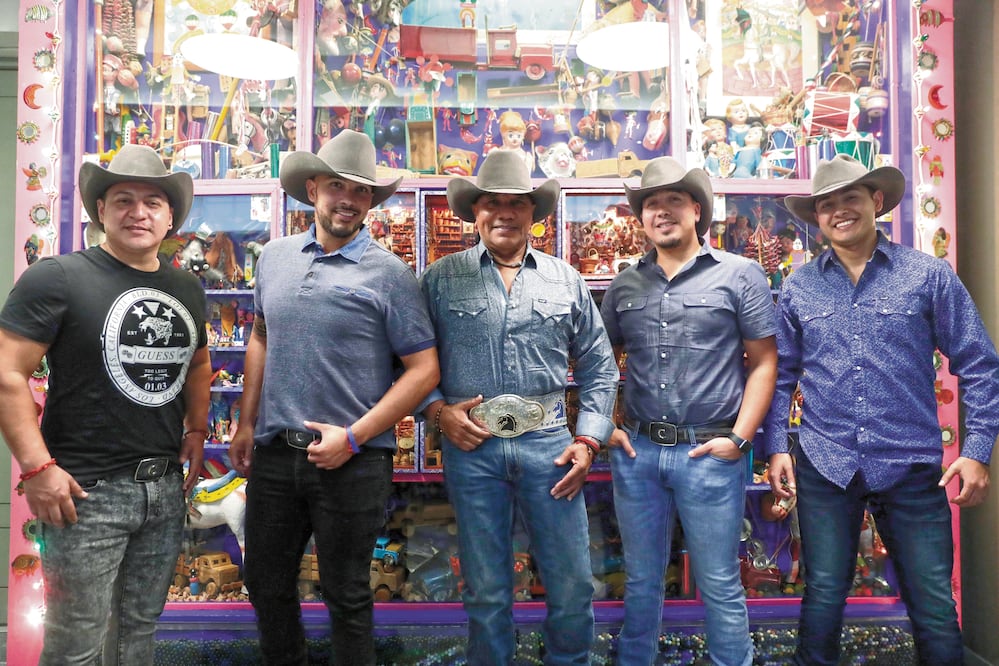 Los hijos de Lupe Esparza forman la nueva generación del grupo. IVÁN STEPHENS. EL UNIVERSAL