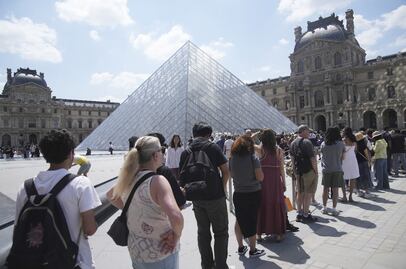 Con poco personal, el Louvre cierra sus puertas: señal de advertencia por sobreturismo
