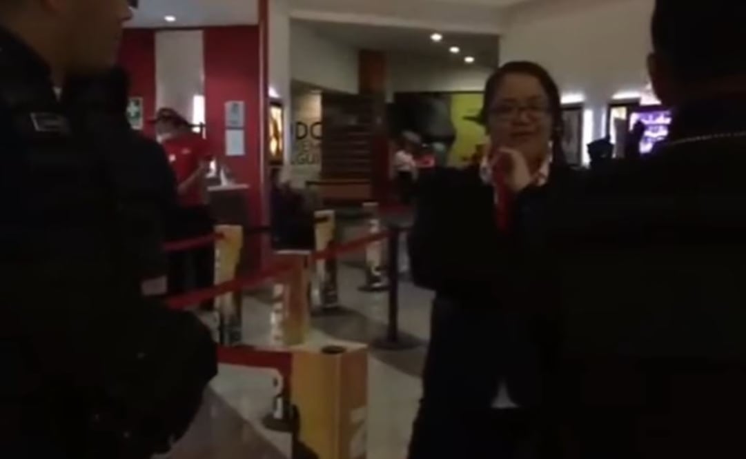 Sanciona empresa a #LadyCinemex tras agresión a niña