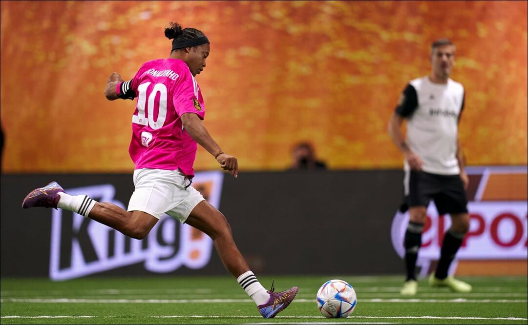 RONALDINHO JUGÓ CON EL PORCINOS FC EN LA KINGS LEAGUE - FOTO: PORCINOS FC