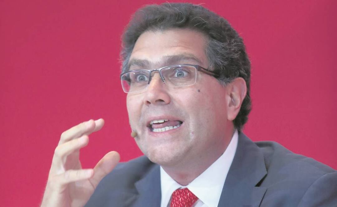 Debate. El ex perredista Armando Ríos Piter dijo que la ciudadanía debe exigir freno a la violencia verbal entre los candidatos (ALEJANDRO ACOSTA. EL UNIVERSAL)