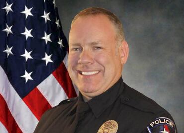 Despiden a policía que mató a joven desarmado en Texas