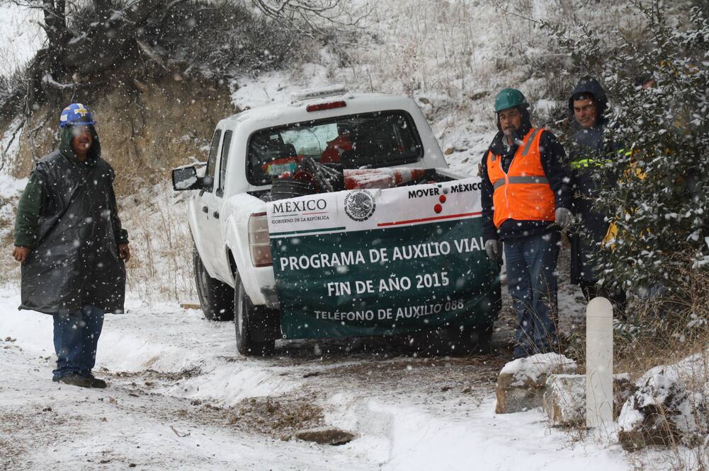 Además de un marcado descenso de temperatura, lluvias y vientos fuertes sobre los estados del noroeste y norte del territorio Nacional (EFE)