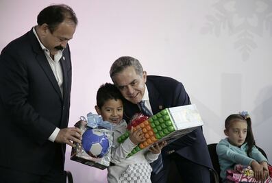 Mancera llama a evitar que niños jueguen con cohetes