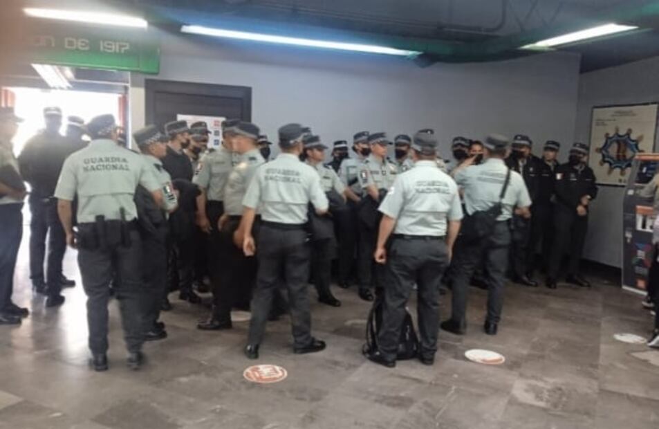 VIDEOS Y FOTOS: Guardia Nacional ya vigila estaciones del Metro CDMX