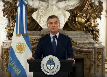 Macri reducirá su gabinete para enfrentar crisis en Argentina