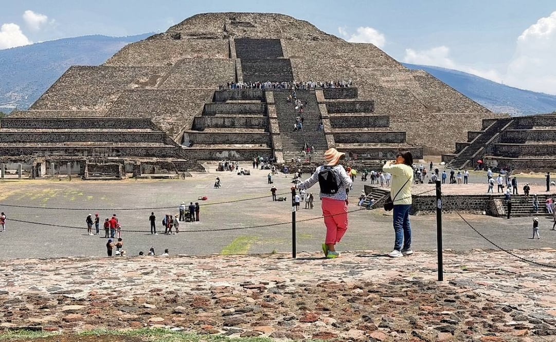 Los visitantes de la zona arqueológica de Teotihuacán dijeron no tener miedo y calificaron como buenas las medidas de seguridad. Foto: Emilio Fernández / EL UNIVERSAL