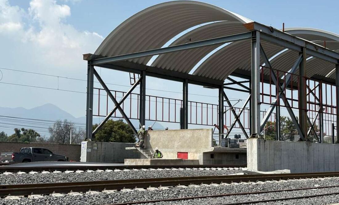 Vecinos de Tultepec liberaron el viaducto elevado 2 y la estación Teyahualco del Tren Suburbano. Foto: Arturo Contreras.