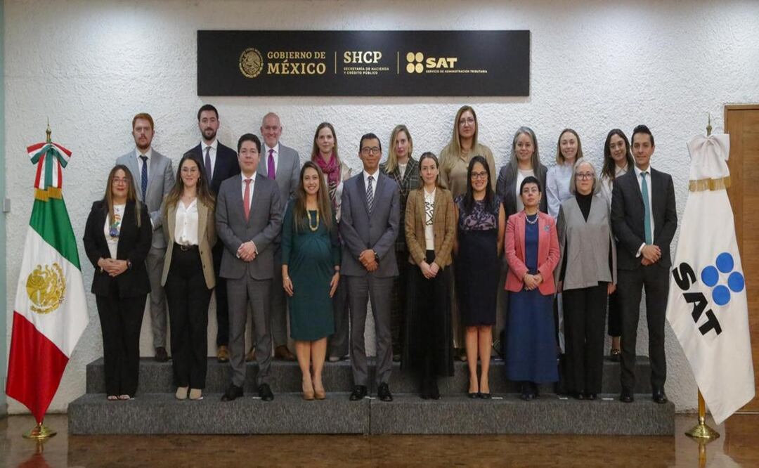 Funcionarios del SAT se reunieron con representantes de la Cámara de Comercio de Estados Unidos, con el propósito de fortalecer el diálogo y la colaboración con el sector empresarial. Foto: Especial