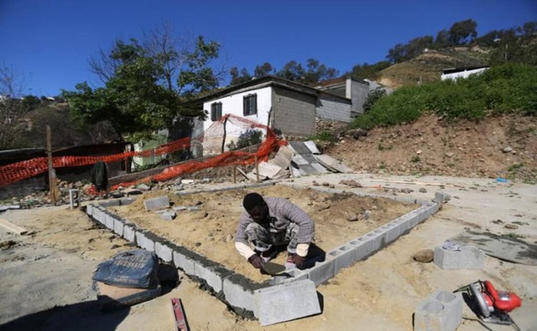 Stranded Haitian migrants seek new home on Mexico-U.S. border