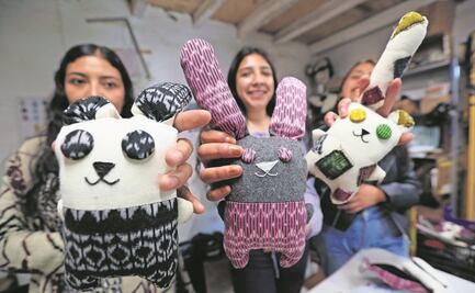 Adornan al conejo teporingo con rebozos