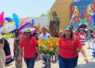 Pobladores de la colonia Santa Cruz Atoyac celebran la Santa Cruz