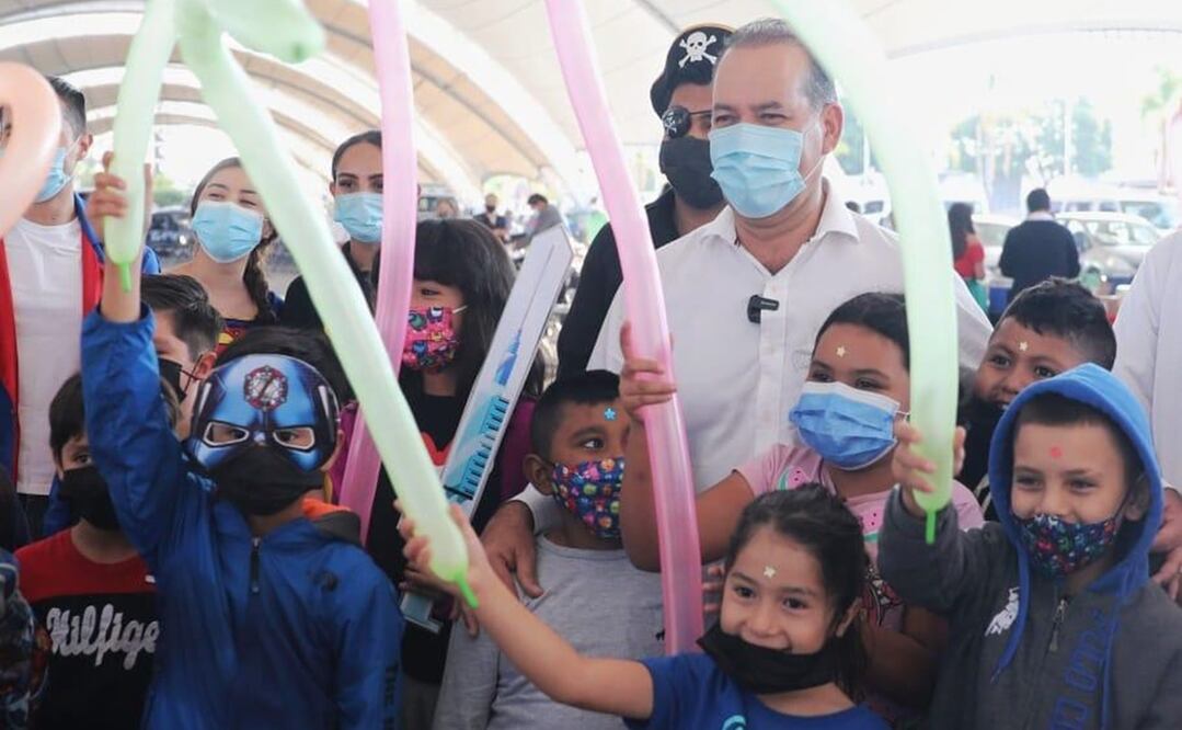 Martín Orozco, gobernador de Aguascalientes, acudió a supervisar la jornada de vacunación a menores de 5 a 11 años, en donde se aplicaron más de 73 mil dosis. Foto: especial