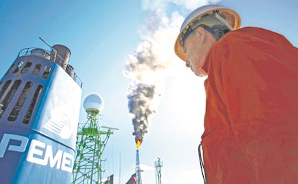 Petróleo mexicano sube a 52.25 dólares, 10 más que la previsión de 2021