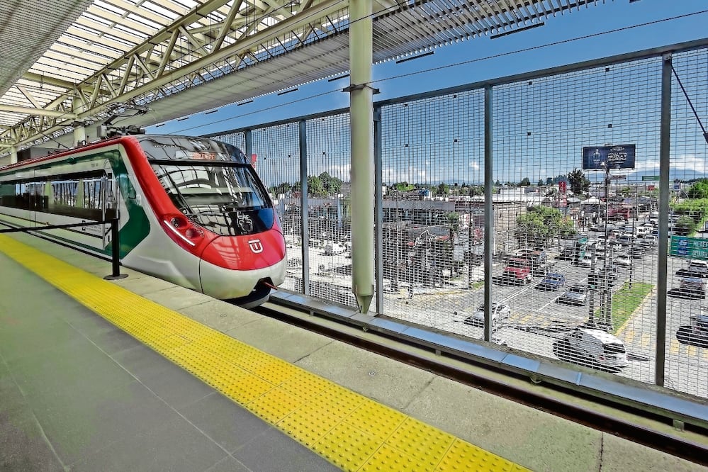 De acuerdo con Banobras, actualmente el Tren Interurbano moviliza a 150 mil personas. ARCHIVO EL UNIVERSAL