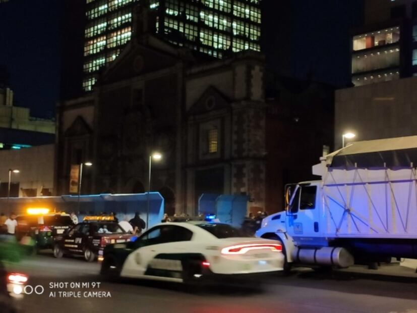 Colocan vallas previo a marcha de mujeres de este miércoles en CDMX