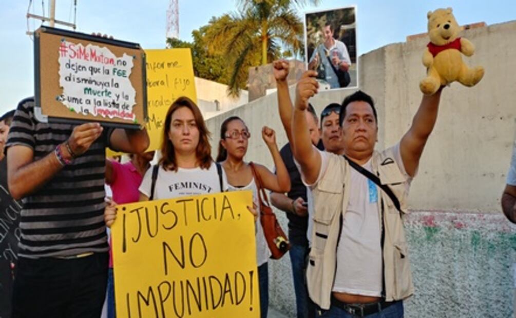 Periodistas marchan en Cancún; exigen justicia para Javier Valladares