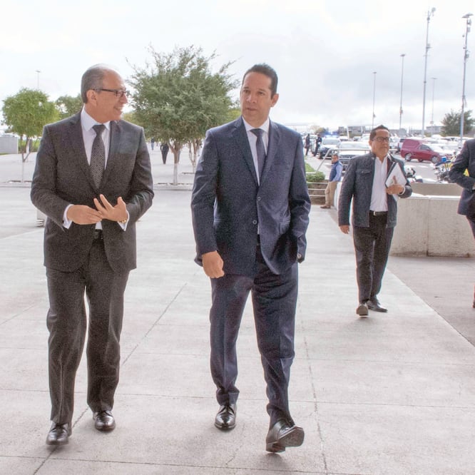 El mandatario estatal Francisco Domínguez recordó que uno de los esquemas conjuntos es ampliar los carriles de la vía de cuota Querétaro-Celaya.