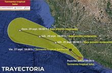 Tormenta tropical John toca tierra en Aquila, Michoacán