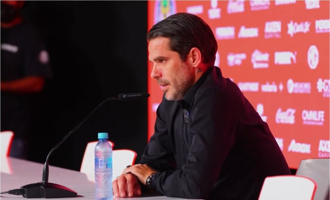Fernando Gago en conferencia de prensa en el estadio Akron. FOTO: Captura de video