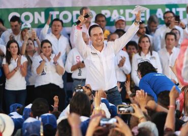 Manolo Jiménez reitera compromiso para dar acceso universal a la salud en cierre de campaña