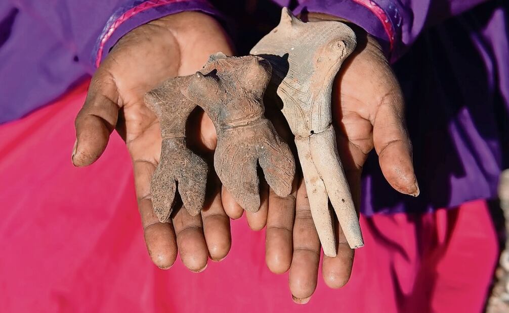 Figurillas de barro han sido halladas por los comcáac en la isla Tiburón; a las piezas se les vincula con la leyenda de sus antepasados xiica cosyatoj. Foto: Carolina Romero | El Universal