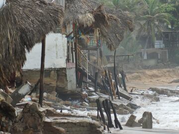 Banamex normaliza operaciones en Guerrero; tres sucursales reabren en Oaxaca tras el paso del huracán Erick