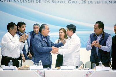 ISSSTE entrega 120 mdp para damnificados por "Max" y sismo