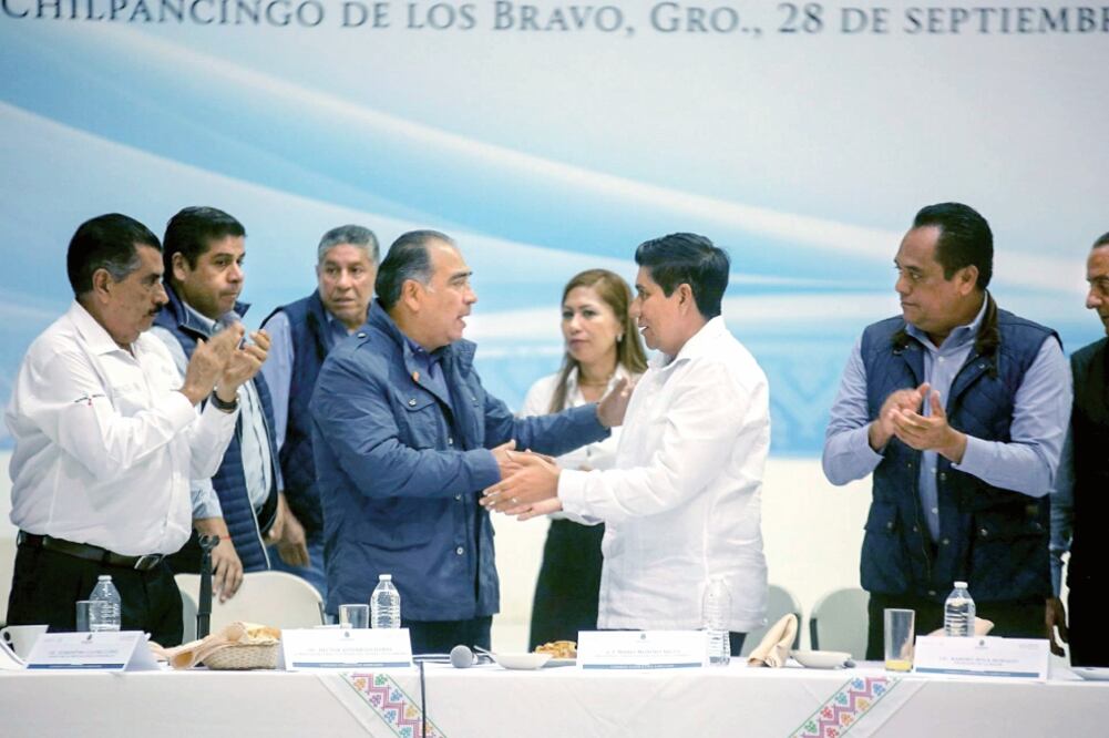 Los primeros 4 mil préstamos, por un monto de 120 millones de pesos, fueron recibidos por los afectados en la Casa Guerrero (ESPECIAL)