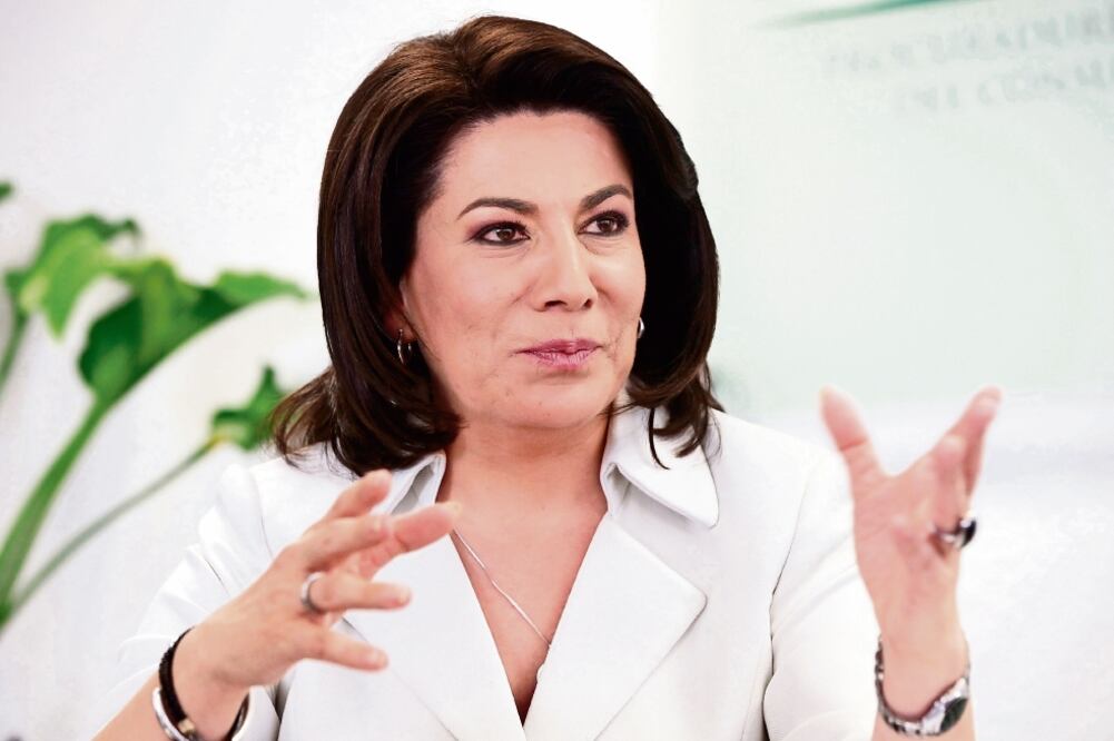 La candidata de la alianza PRI-PVEM-PANAL-PT explica que su viaje a Yokohama obedeció a un compromiso para reunirse con líderes de empresas (ARCHIVO EL UNIVERSAL)