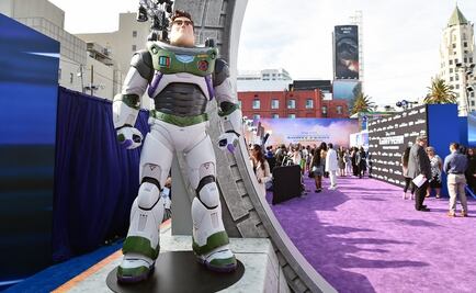 Tras polémica, cadena de cines peruana retira aviso de "ideología de género" en "Lightyear"