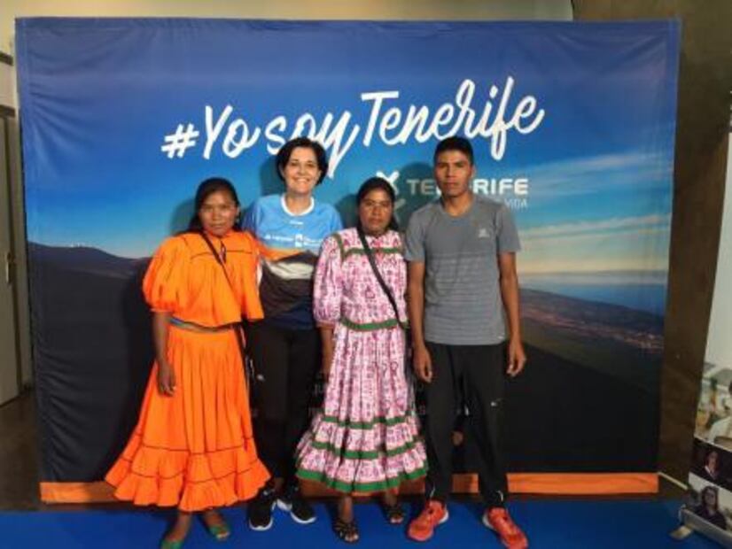 Familia de corredores rarámuris compite en ultra maratón de España